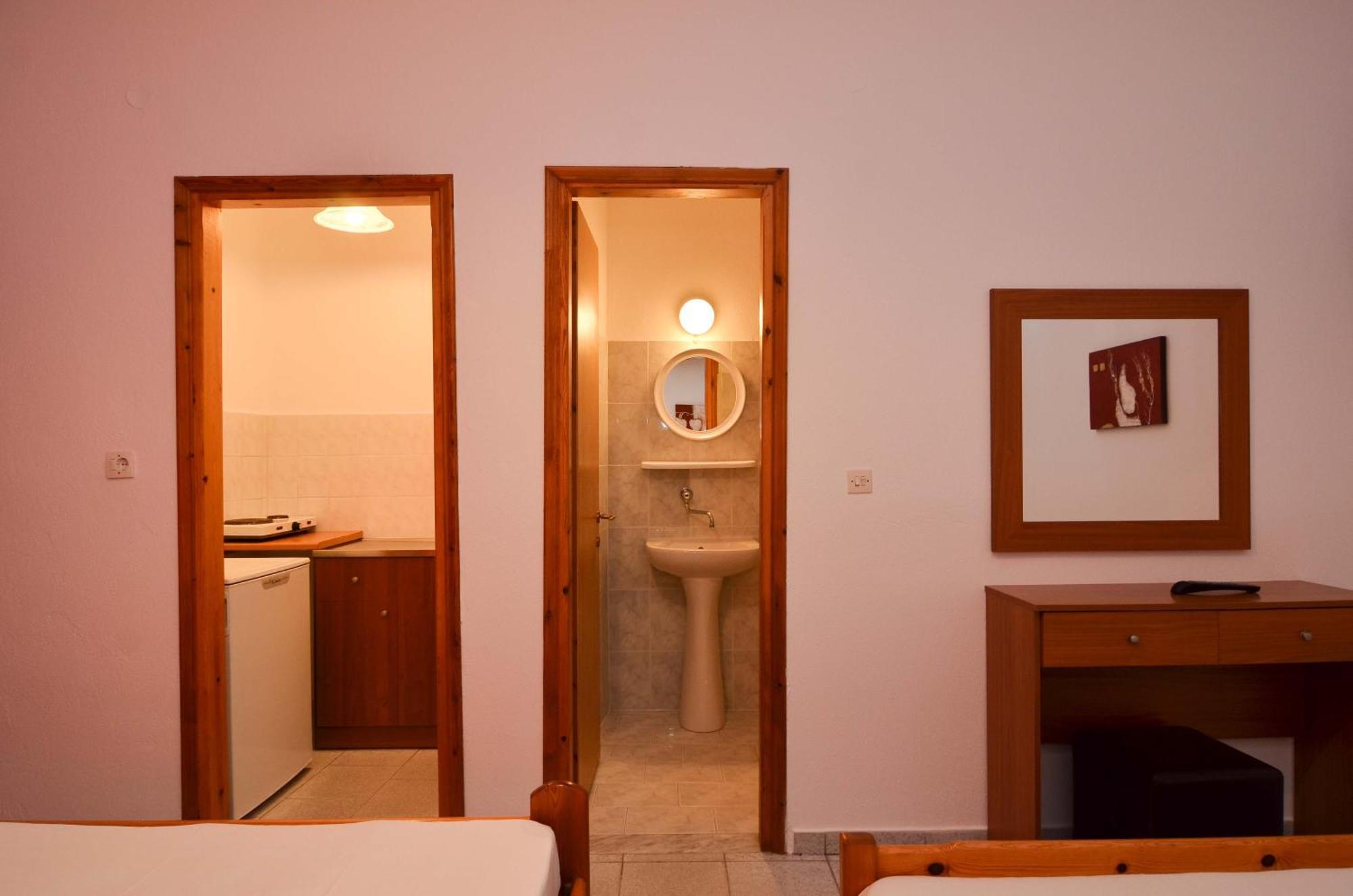 Giannis Hotel Paralía Zimmer foto